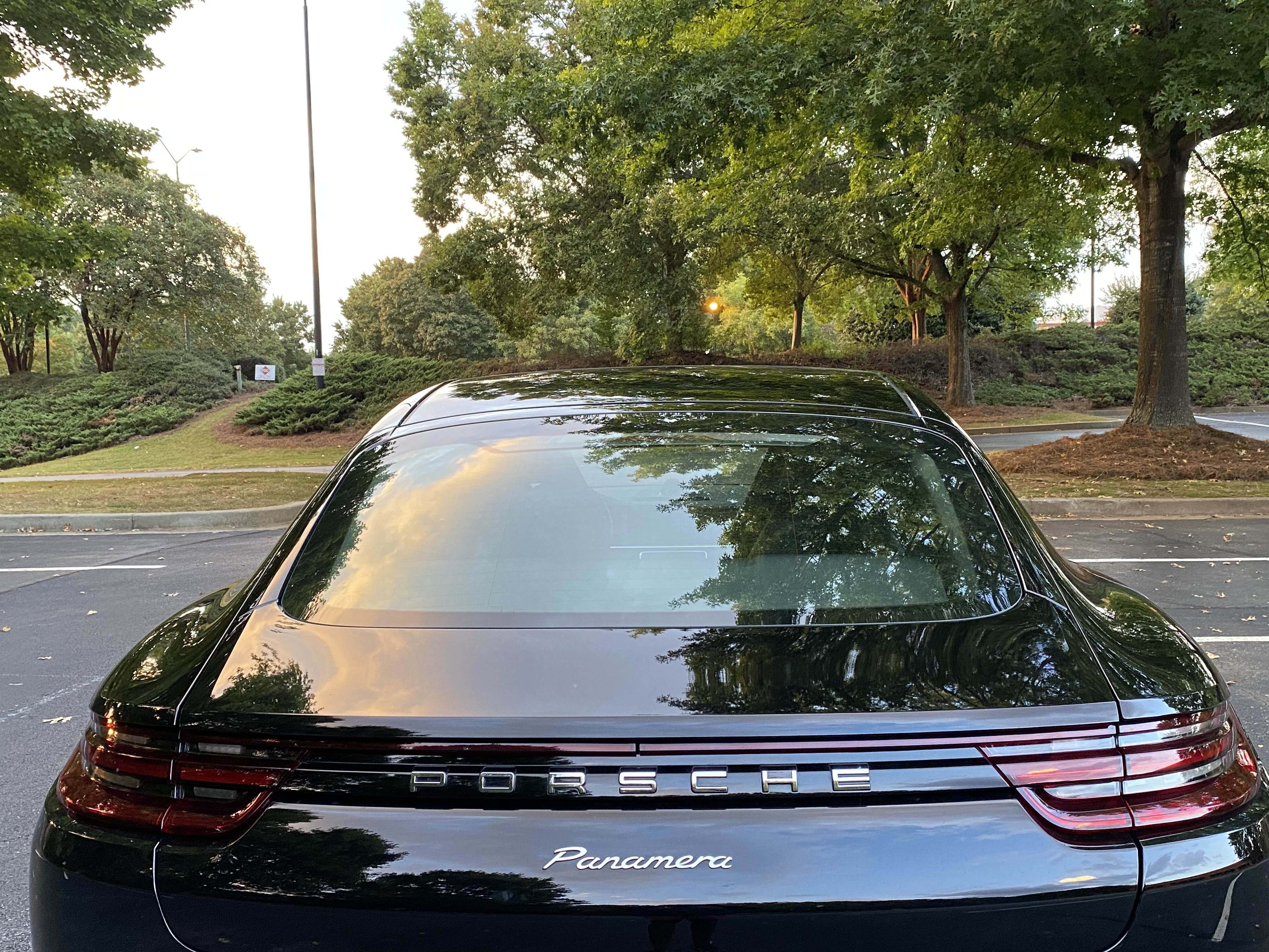 Used 2020 Porsche Panamera image 5