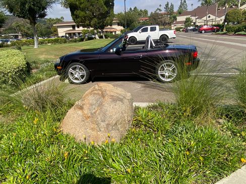 Used 2005 MAZDA MX-5 Miata w/ Convenience Pkg image 5