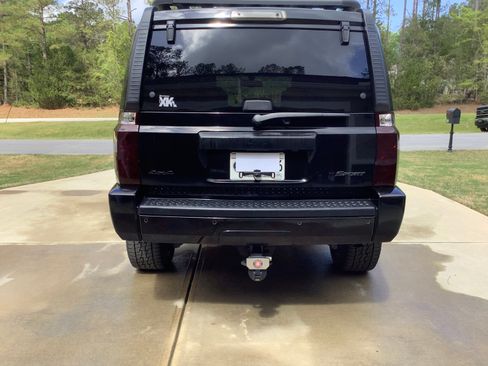 Used 2008 Jeep Commander Sport image 4