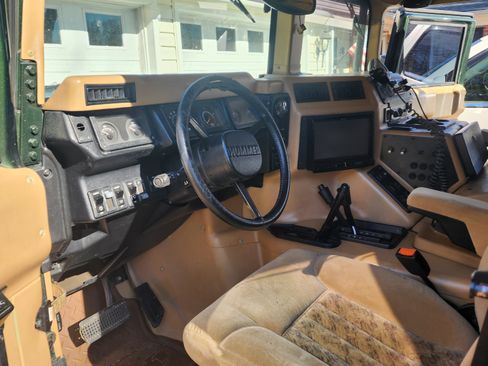 Used 2001 HUMMER H1 4-Door Wagon image 9