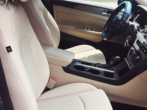 Used 2015 Hyundai Sonata SE w/ Option Group 09 FWD image 8