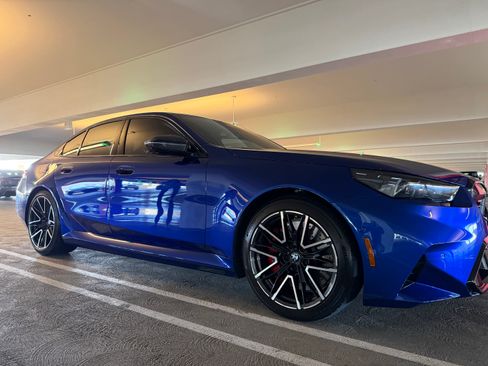 Used 2025 BMW M5 w/ Carbon Package image 8