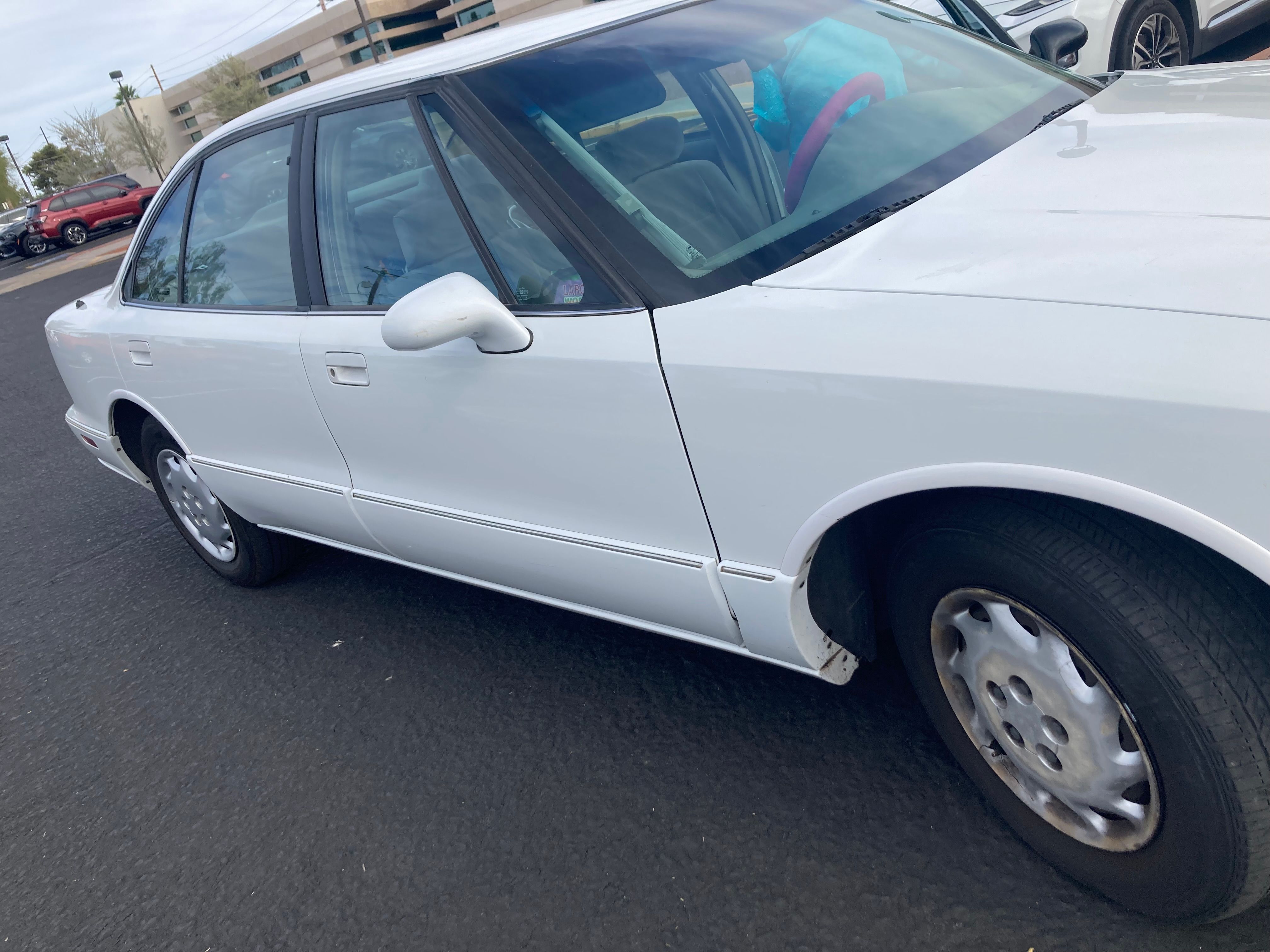 Used 1999 Oldsmobile 88 Royale LS FWD image 4