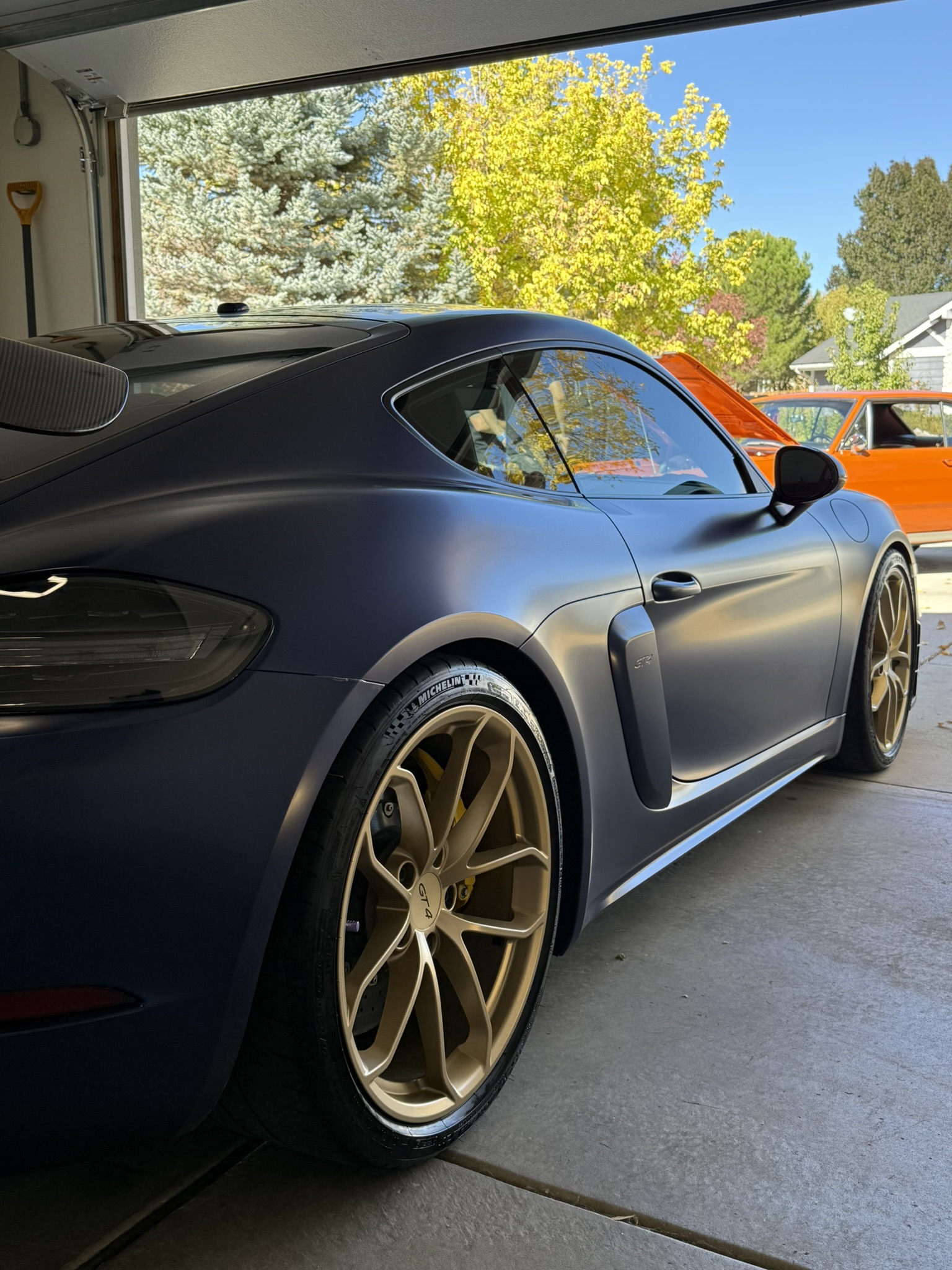 Used 2021 Porsche 718 Cayman GT4 RWD image 6