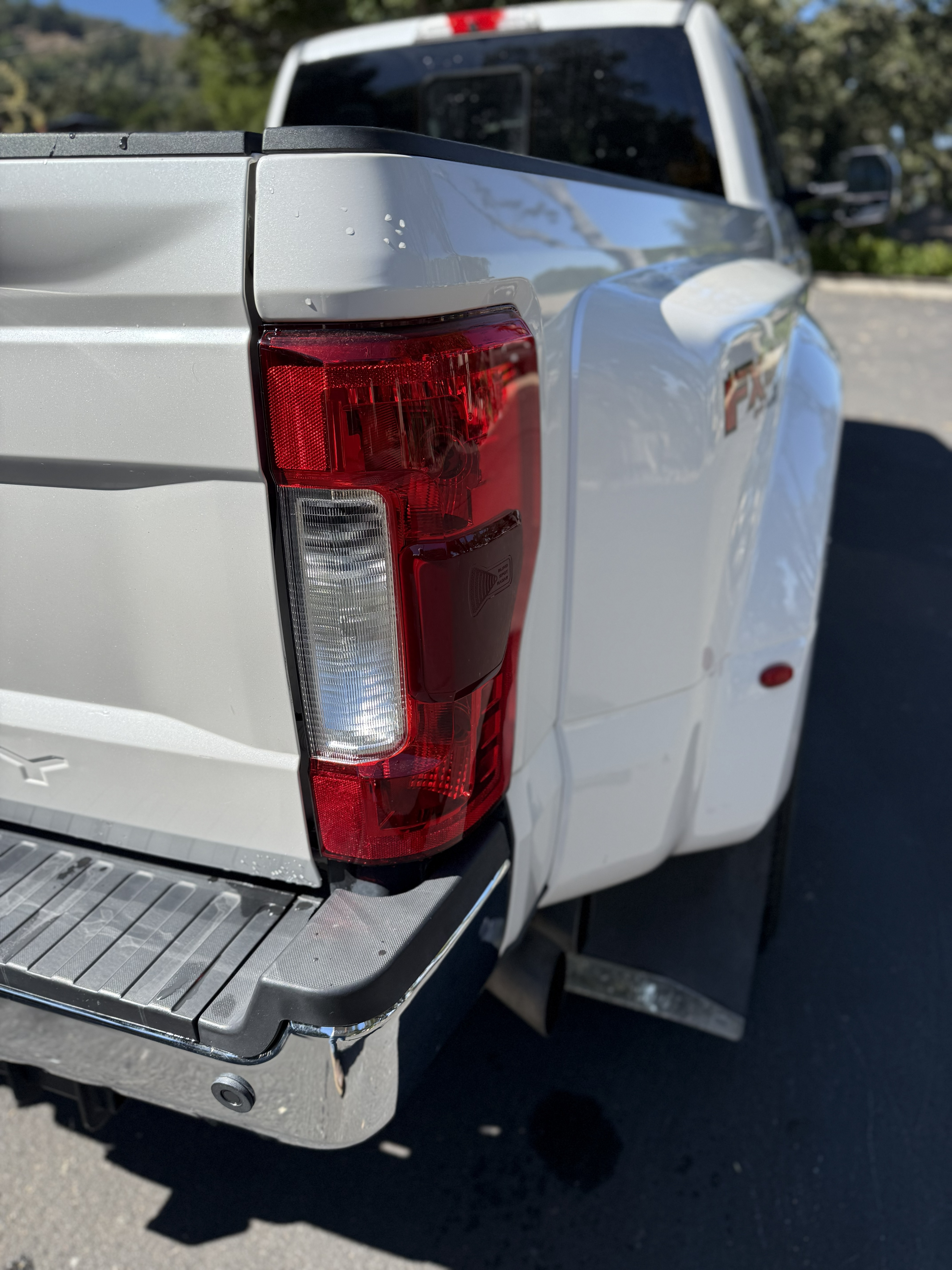 Used 2017 Ford F350 Lariat w/ Tow Technology Bundle AWD/4WD image 9