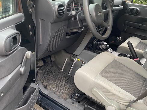 Used 2010 Jeep Wrangler Sport w/ Black Appearance Group image 9