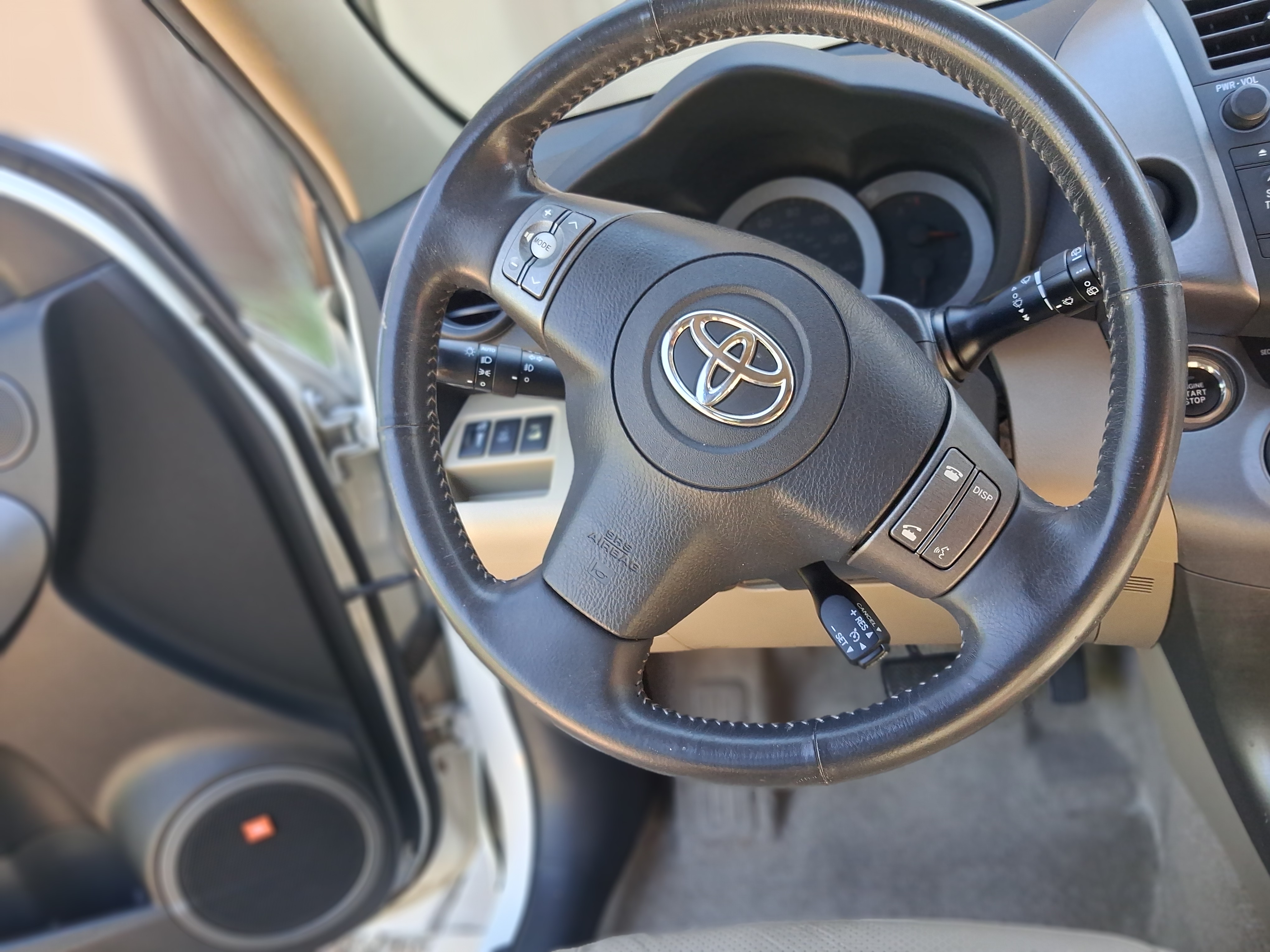 Used 2010 Toyota RAV4 Limited w/ Limited Extra Value Pkg AWD/4WD image 18