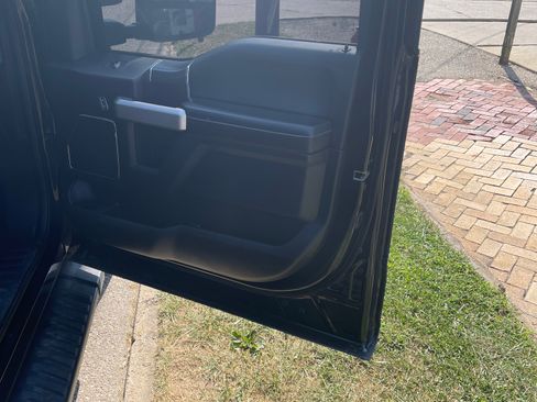 Used 2020 Ford F150 Lariat w/ Equipment Group 502A Luxury image 13