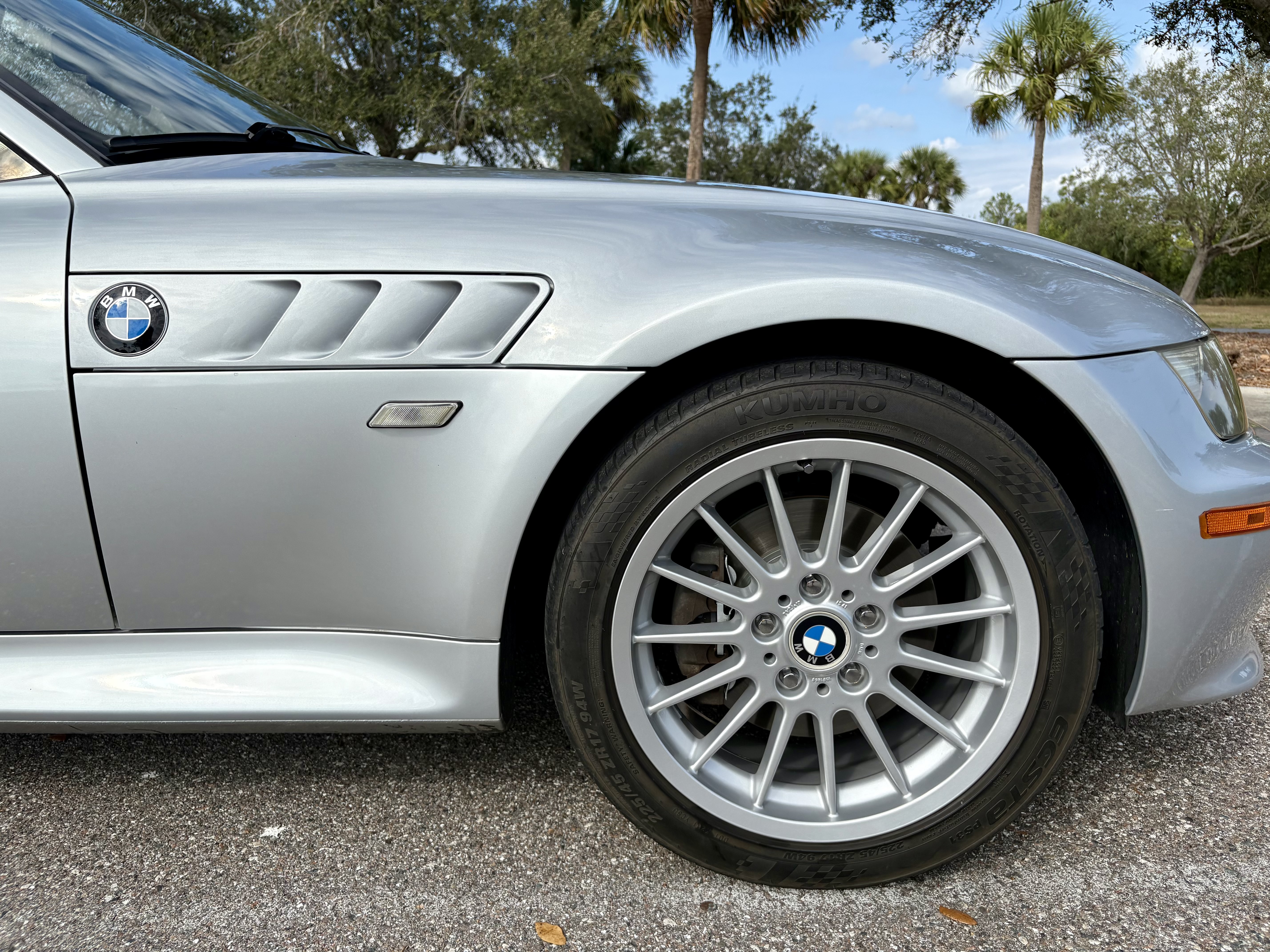Used 2001 BMW Z3 3.0i RWD image 18