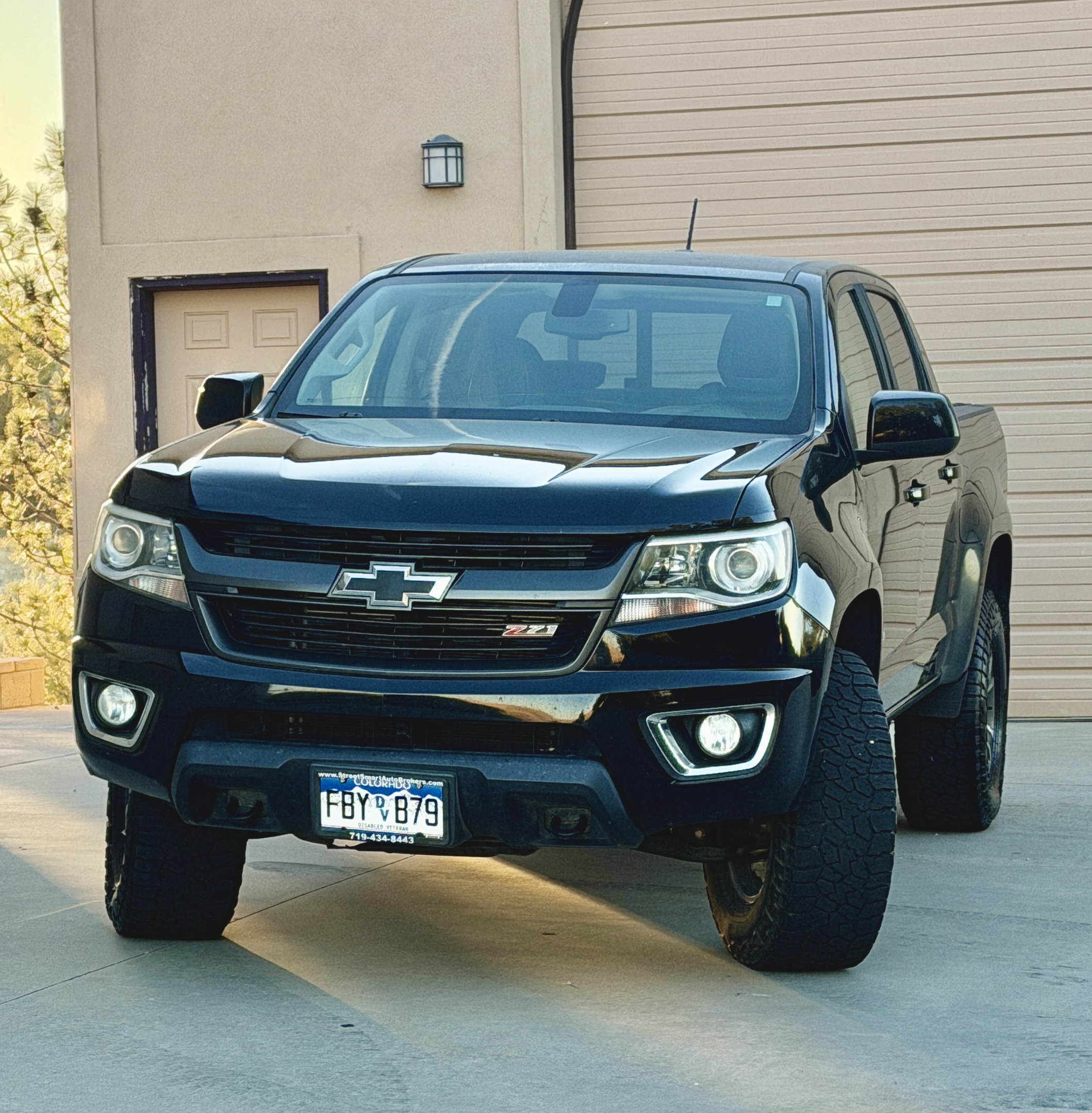 Used 2018 Chevrolet Colorado Z71 AWD/4WD image 1