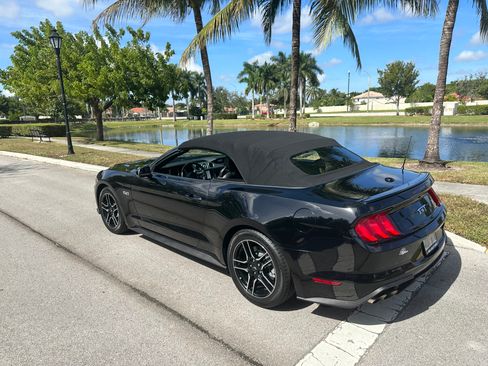 Used 2018 Ford Mustang GT Premium RWD image 1