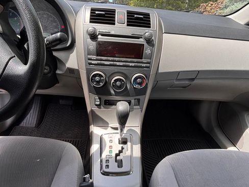 Used 2011 Toyota Corolla LE FWD image 10