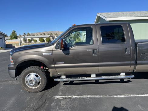 Used 2006 Ford F350 Lariat image 4