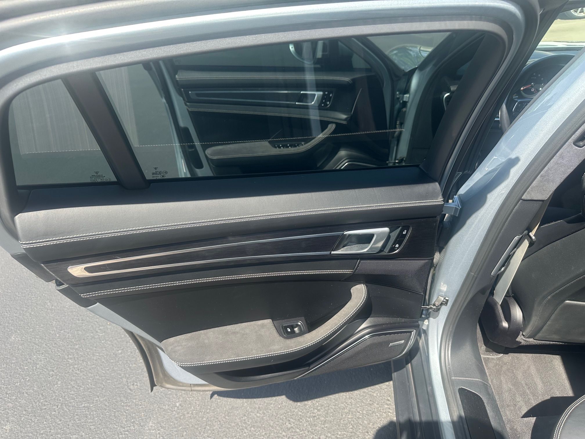 Used 2019 Porsche Panamera GTS AWD/4WD image 23