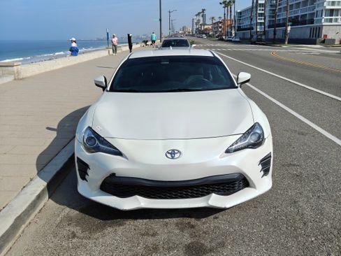 Used 2017 Toyota 86 image 12
