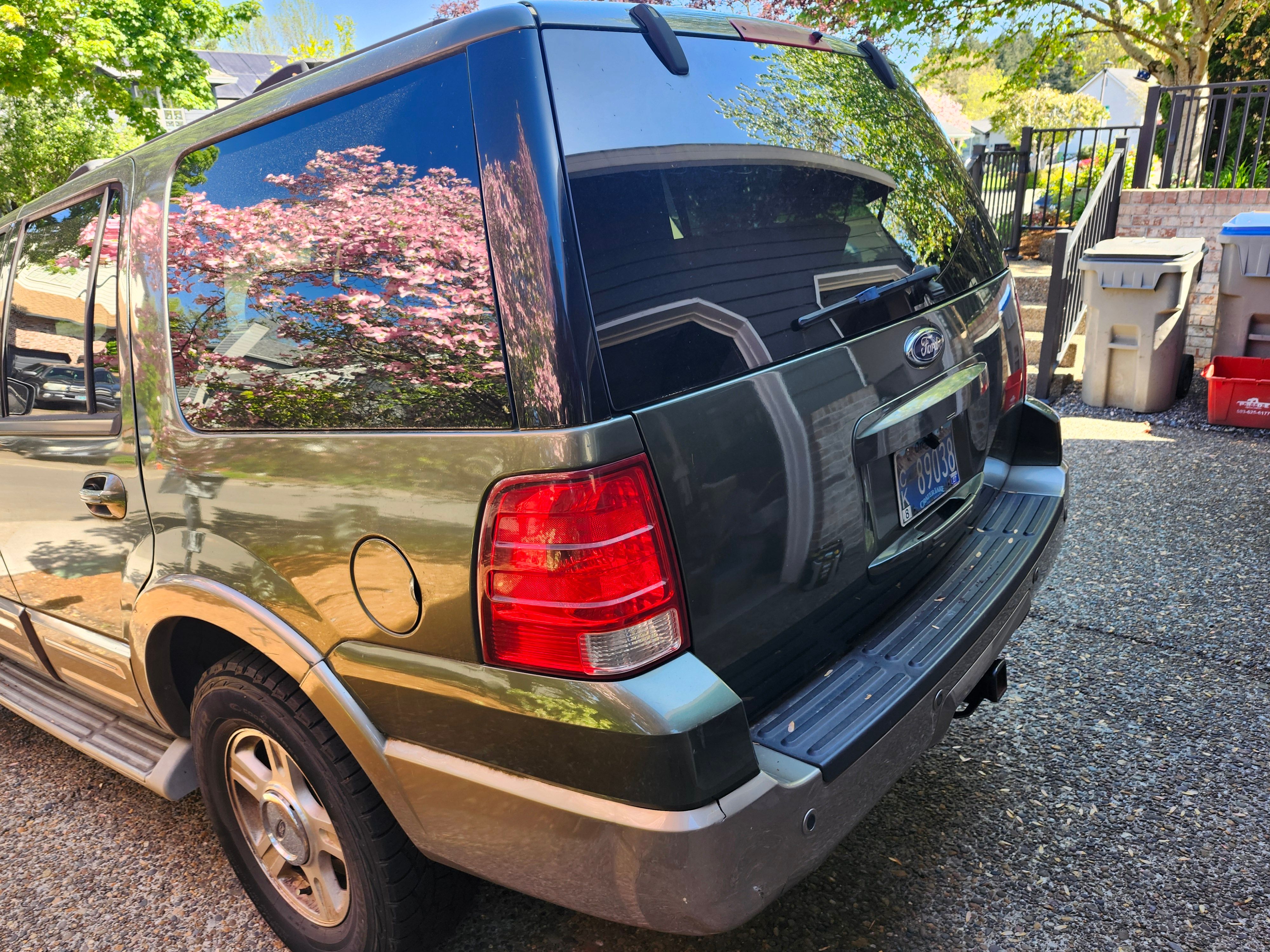 Used 2004 Ford Expedition Eddie Bauer AWD/4WD image 12