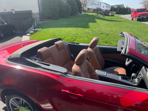 Used 2010 Ford Mustang Convertible image 13