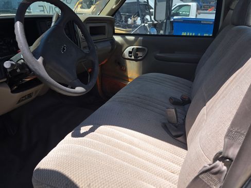 Used 2000 Chevrolet Silverado 3500 2WD Regular Cab HD image 6
