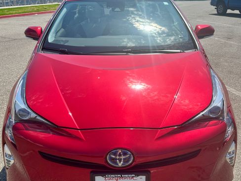 Used 2016 Toyota Prius Three Touring FWD image 8