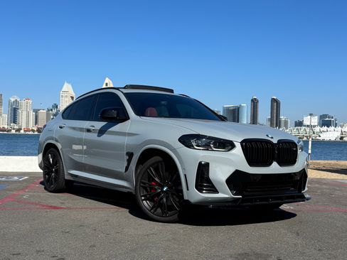 Used 2023 BMW X4 M40i w/ Premium Package image 2