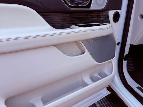 Used 2023 Lincoln Navigator Black Label image 15