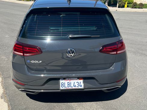Used 2019 Volkswagen e-Golf SEL Premium image 4