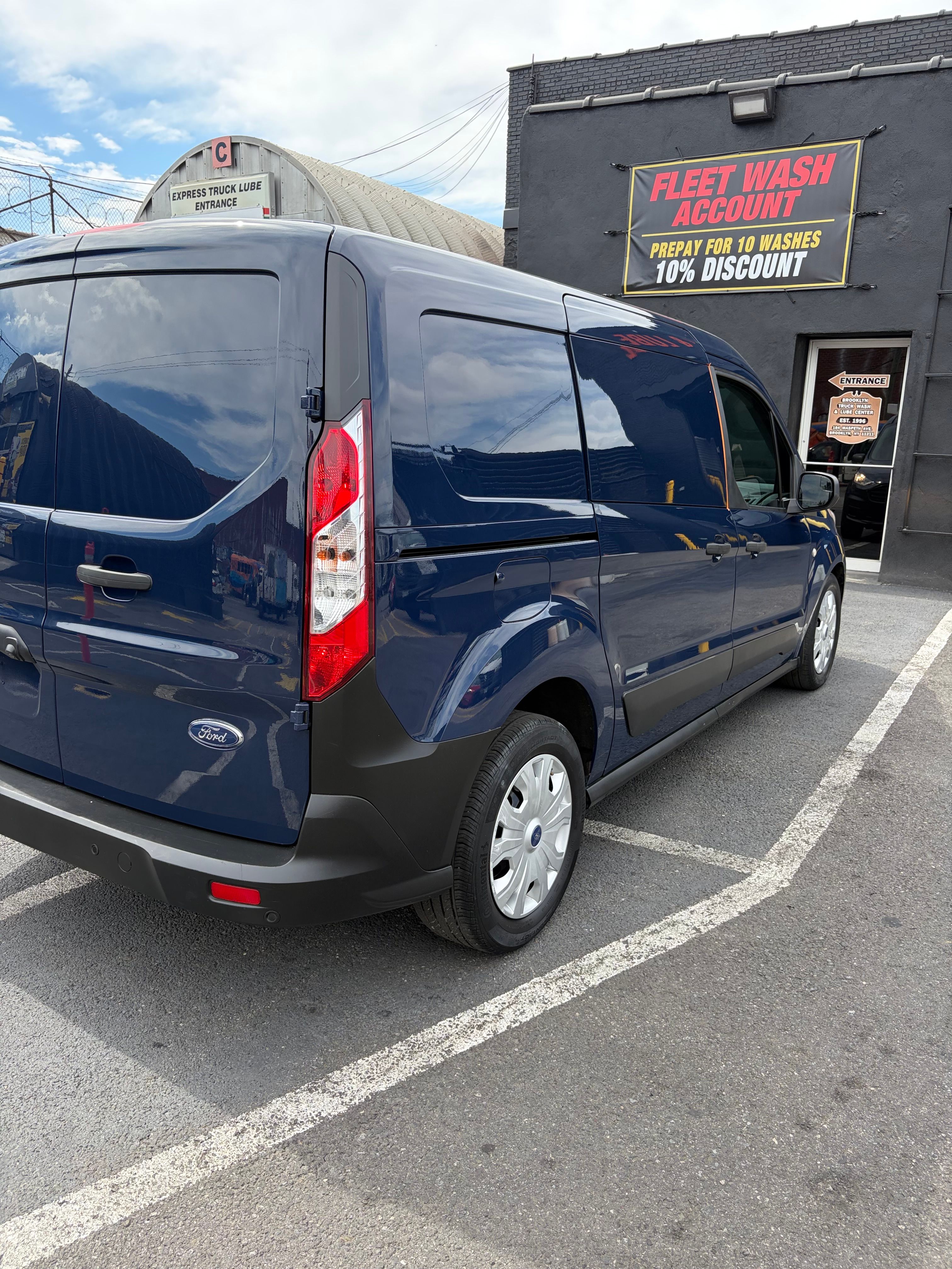 Used 2019 Ford Transit Connect XL FWD image 1