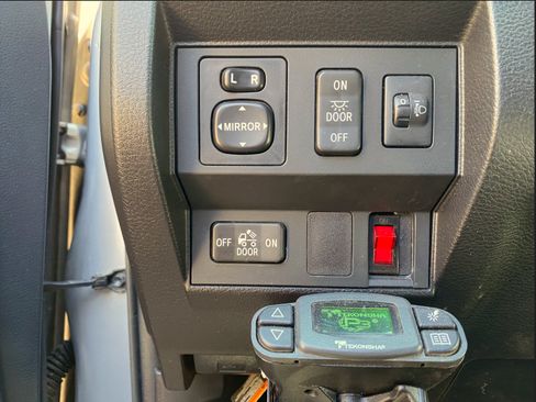 Used 2014 Toyota Tundra SR5 image 8