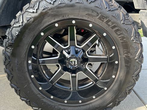 Used 2018 Jeep Wrangler Unlimited Sport image 24