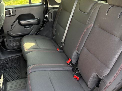 Used 2021 Jeep Wrangler Unlimited Rubicon AWD/4WD image 10