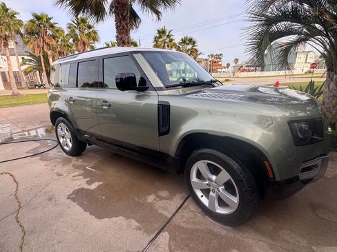 Used 2022 Land Rover Defender 110 S image 10