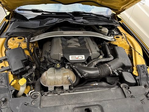 Used 2017 Ford Mustang GT Premium image 14