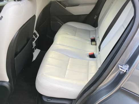 Used 2019 Land Rover Range Rover Velar R-Dynamic SE image 15