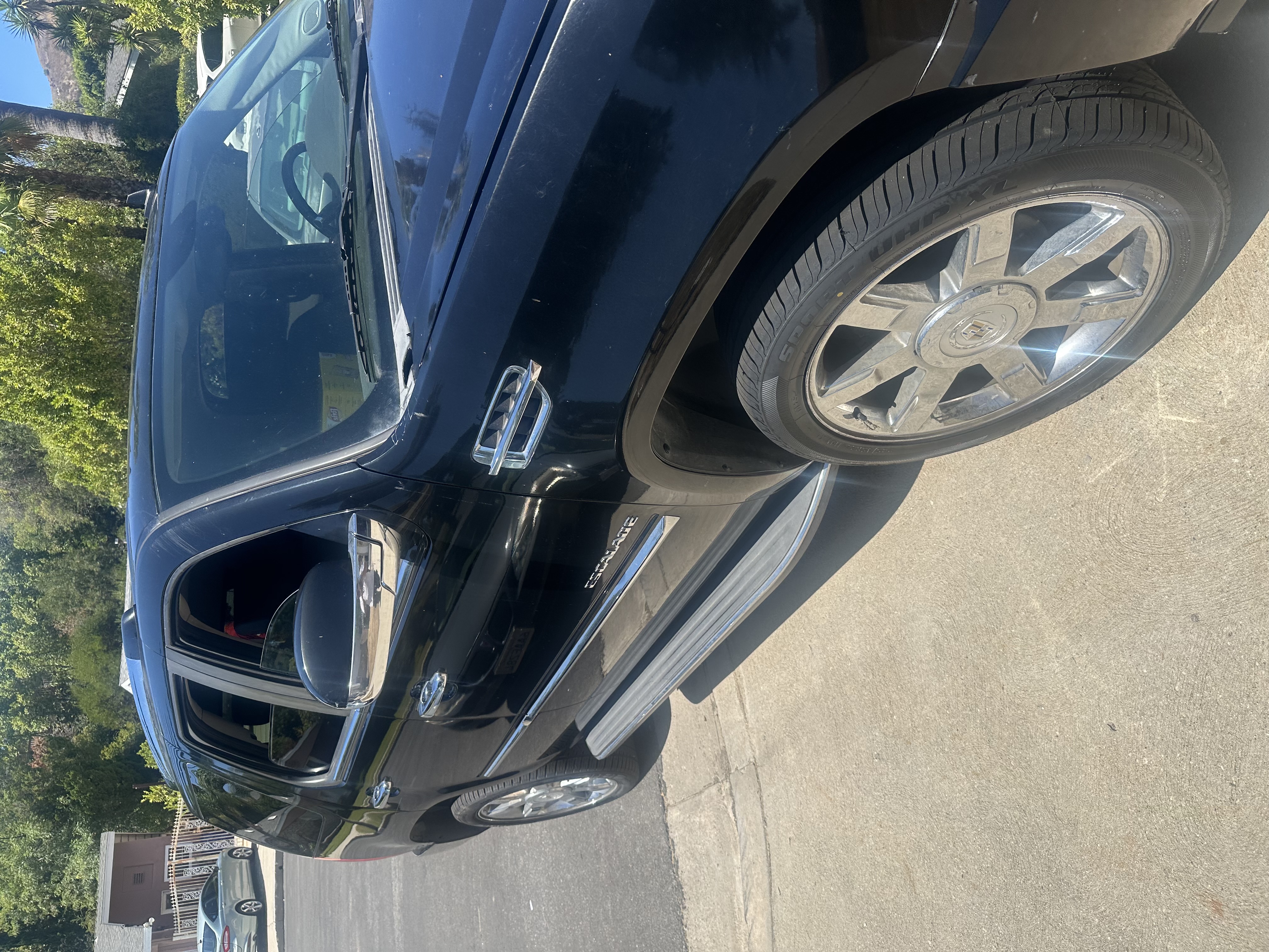 Used 2010 Cadillac Escalade 2WD image 6