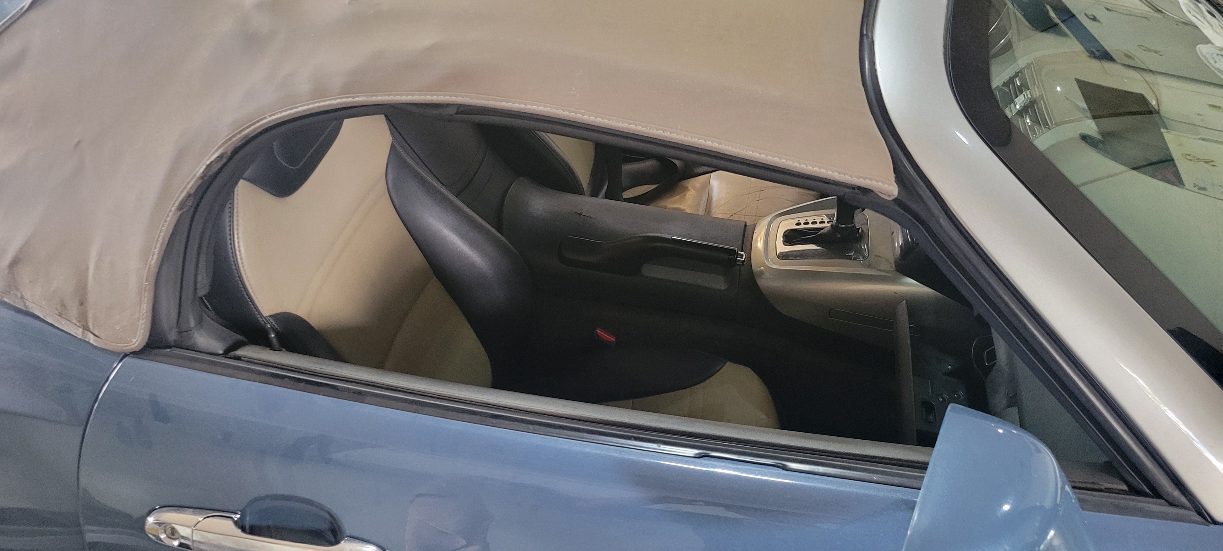 Used 2007 Saturn Sky w/ Premium Trim Pkg RWD image 1