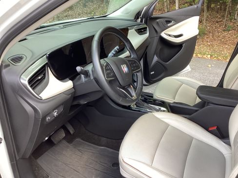 Used 2024 Buick Encore GX Avenir w/ Avenir Convenience Package image 20