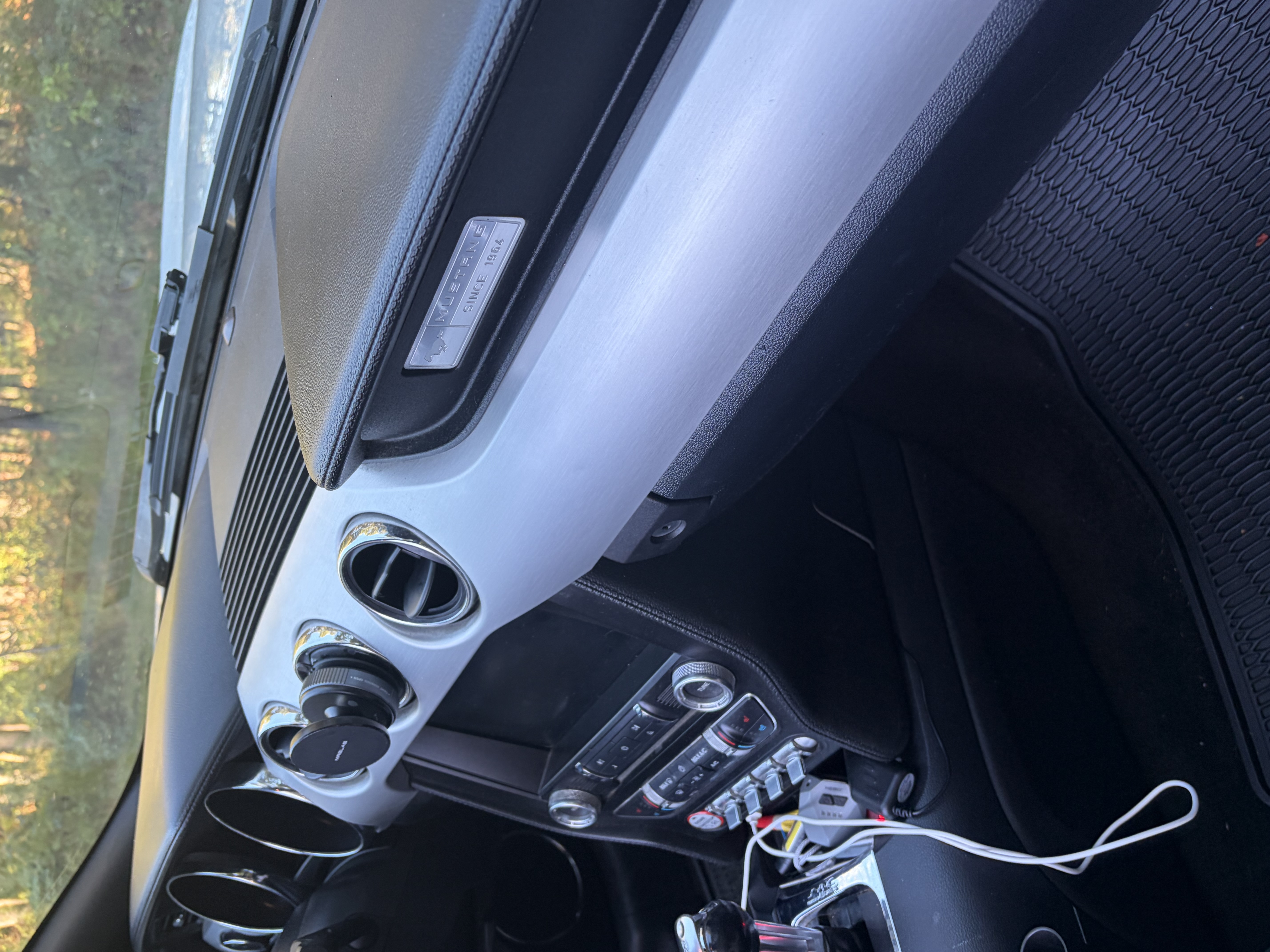 Used 2015 Ford Mustang Premium RWD image 4