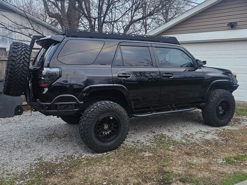 Used 2014 Toyota 4Runner SR5 image 1