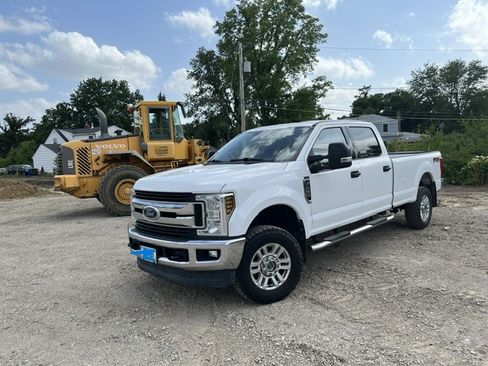 Used 2019 Ford F250 XLT w/ FX4 Off-Road Package AWD/4WD image 1