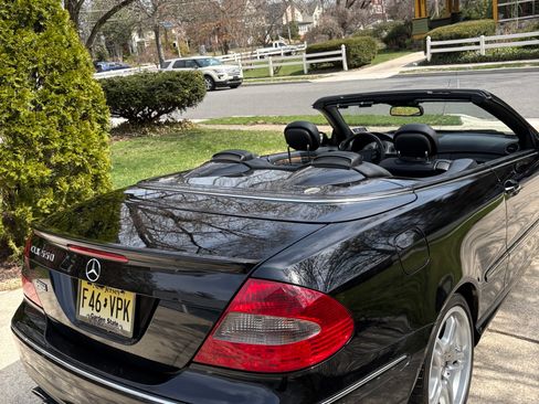 Used 2009 Mercedes-Benz CLK 550 Cabriolet image 4