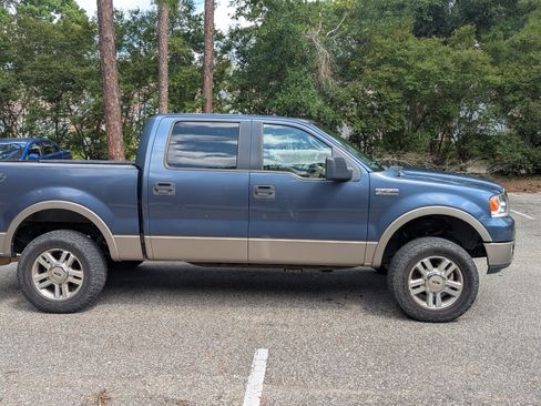 Used 2005 Ford F150 Lariat AWD/4WD image 2