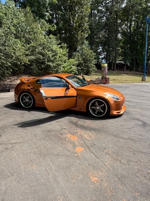 Used 2004 Nissan 350Z Performance w/ Cargo Convenience Pkg RWD image 16