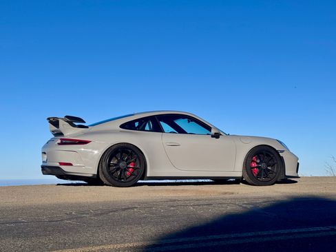 Used 2018 Porsche 911 GT3 RWD image 11