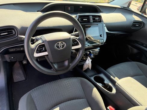Used 2016 Toyota Prius Two FWD image 5
