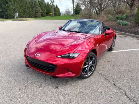 Used 2016 MAZDA MX-5 Miata Grand Touring image 2