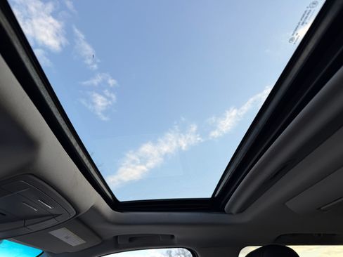 Used 2018 GMC Yukon SLT w/ Open Road Package image 19