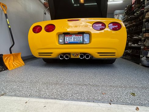Used 2004 Chevrolet Corvette Coupe w/ Preferred Equipment Group RWD image 9