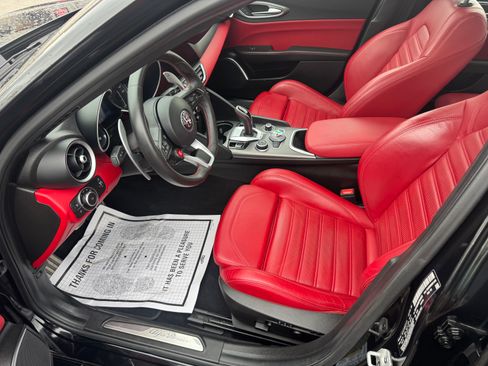 Used 2021 Alfa Romeo Giulia Ti Sport image 2