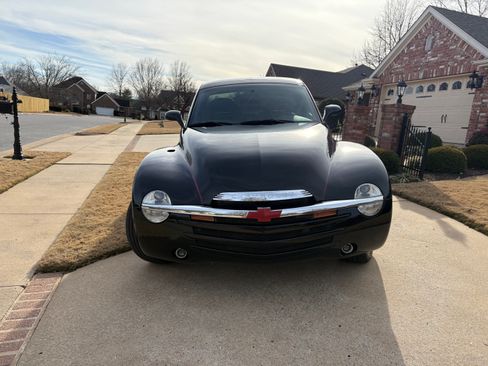 Used 2006 Chevrolet SSR w/ Preferred Equipment Group image 9
