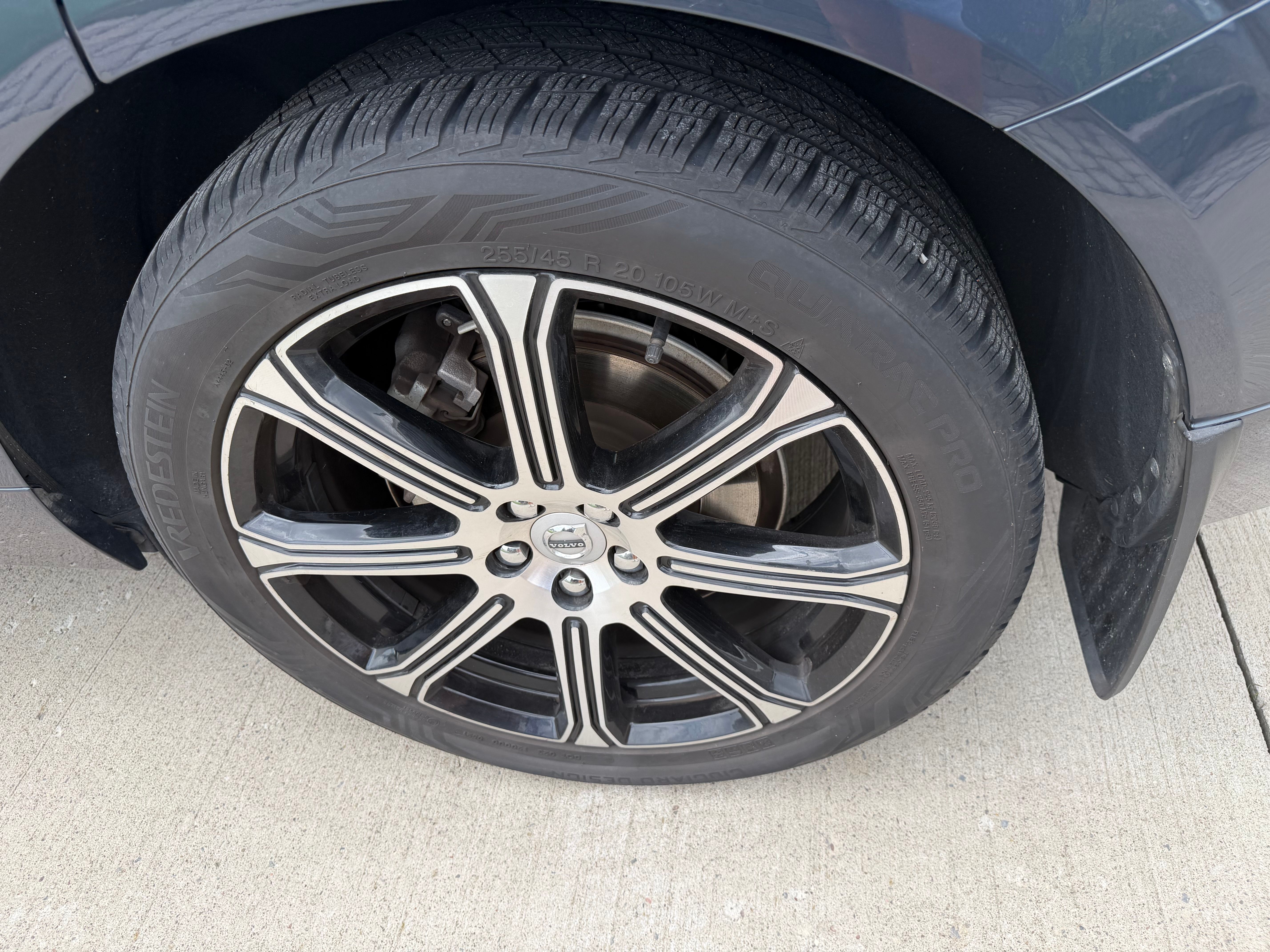 Used 2019 Volvo XC60 T6 Inscription w/ Protection Package Premier AWD/4WD image 17